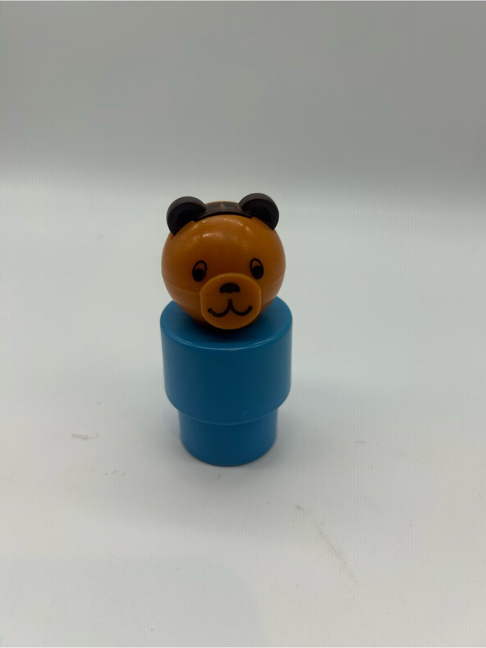 vintage Fisher-Price Jumbo Little People bear figure from 1984